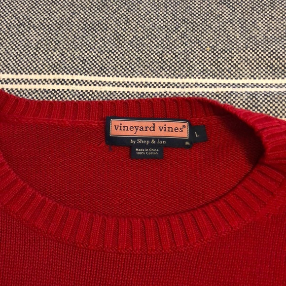 Large Vineyard Vines Sweater! - Picture 3 of 4